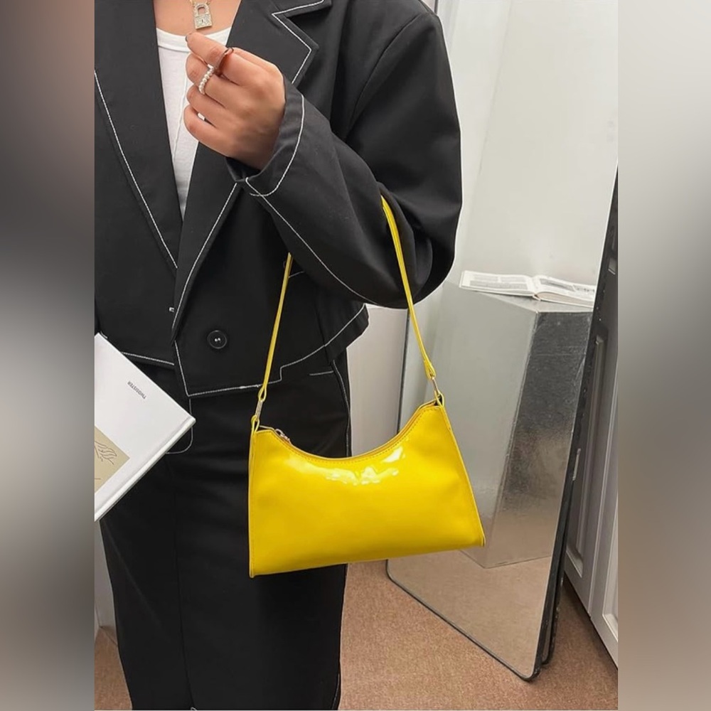 Great Condition  beautiful handbag used a couple of times buy great condition